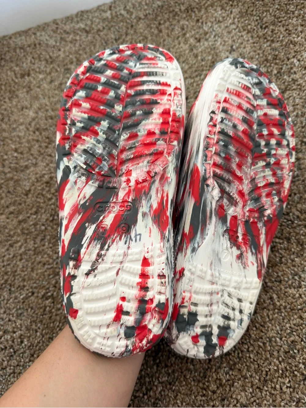 CROCS Classic Marbled Slides in Red White Black